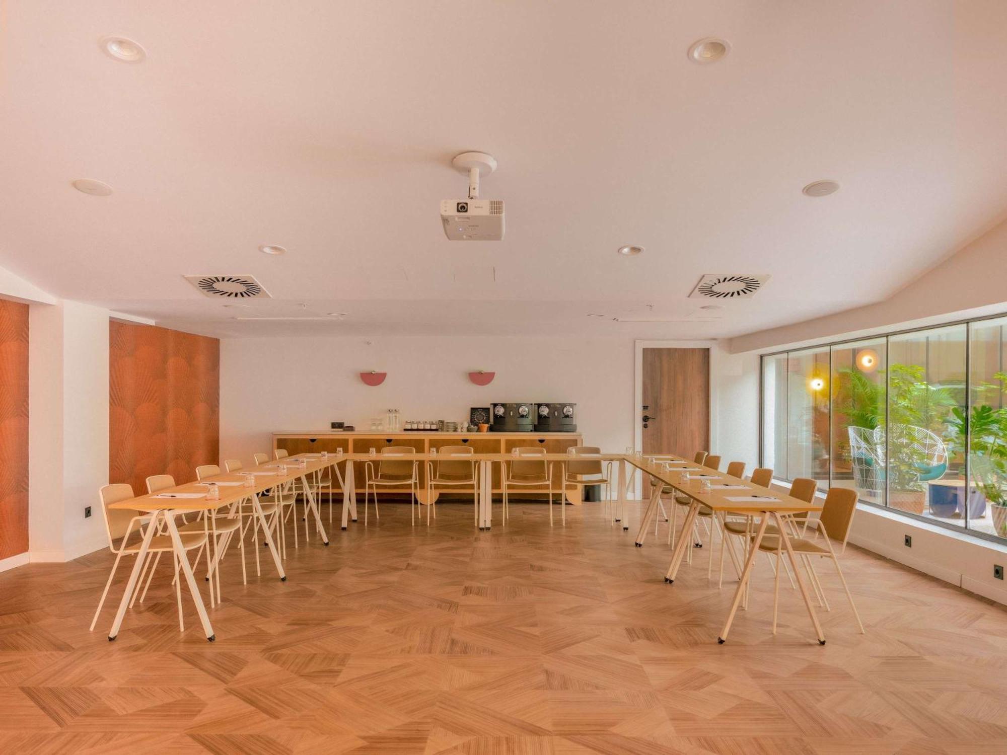 Ibis Styles Sevilla City Santa Justa Eksteriør billede