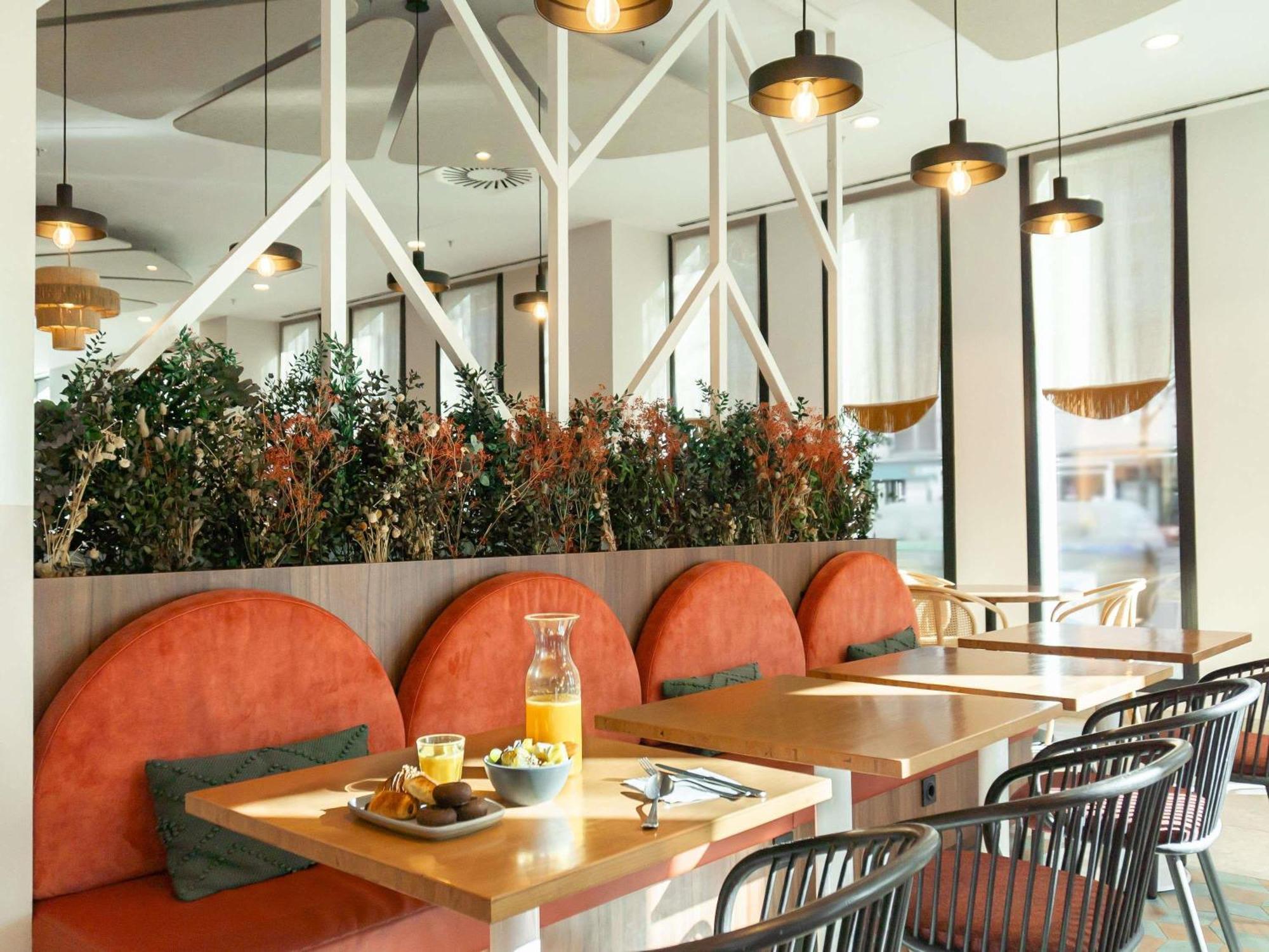 Ibis Styles Sevilla City Santa Justa Eksteriør billede